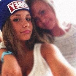 HI,  FREE FOLLOW PEOPLE ! I FOLLOW BACK EVERYONE!   Follow her PLEASE: @niiallismine  , and, HE follow you! :D