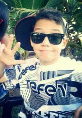 Amo futebol,curto Raaap,Fank,Sertanejo,Pagode,Reegaae,e amo Face e amoo garotas...  ; D