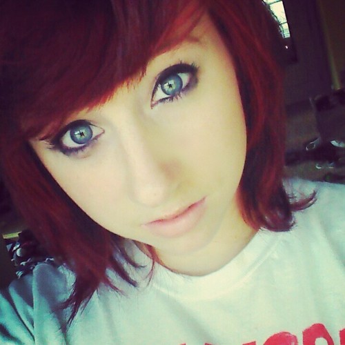 I'm Lauren. single. 19. music. oliver skyes. instagram- alaurentoremember