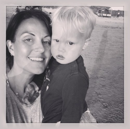 Wife, mum of 2, Textile designer, food lover, always happy on the beach, in love with MAC makeup and a little bit addicted to my I Phone!