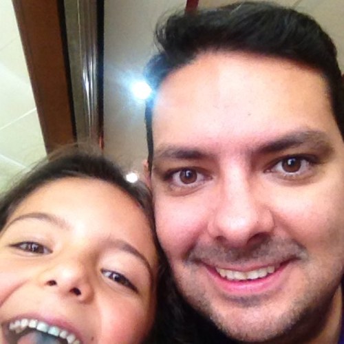 Abogado experto en derecho administrativo y contractual