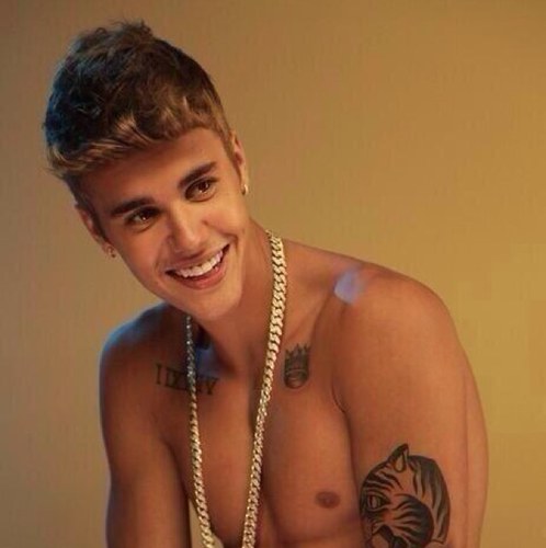 Supporting that talented Canadian guy❤
Still Kidrauhl