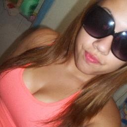 aquela quee choora e nau está neem ai para o que os outros pensam, que teem altos sonhos, e quee nelees só preecisaa daar o priimeiroo passo *--*
