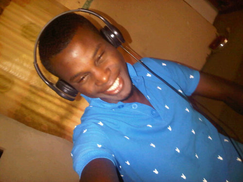 elaborisa's profile picture. Writer/reseacher/worker/traveller,thinker,helper....