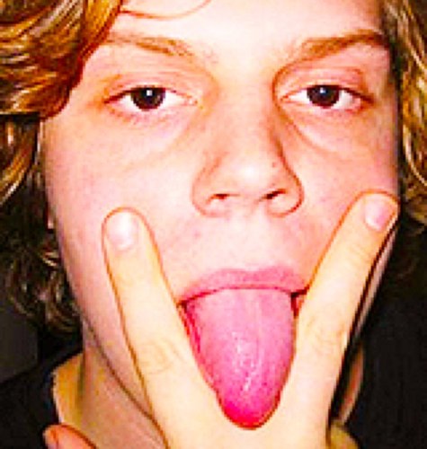 TheNobleWhore's profile picture. My existence is dedicated to @TheNobleWar and his dimples. Sometimes his jew fro... But mostly his dimples.