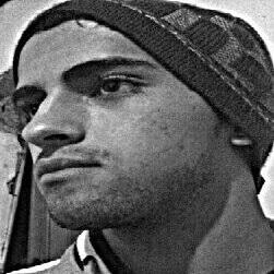 Troco a eternidade por você, o paraíso é estar ao seu lado“.
