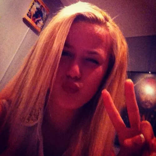 Hey i love you x Melanie