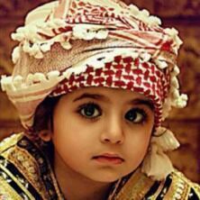 فَيَنيَ شُمۆخـ آلُبدِۆ معٍ آسلُۆب آلُحٍضرٍ يَعٍنيَ خـلُيَطُ من آلُفَخـرٍ ۆآلُفَخـآمہ ¤اغرد بماا يعجبني¤