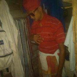 Name' Onasis , HumildadRecord's -#TeamLaBerdaderaBanda ._. Broth' Daviid , Ediison, ElPatron ..) Giirl's #Massii ..) Siis' Genesis ;)