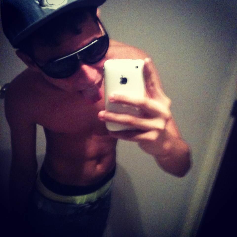 coscu7564's profile picture. 