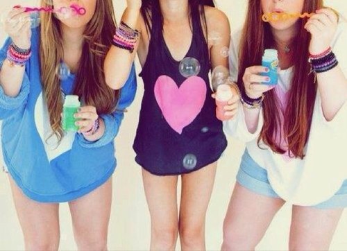 Its Samantha but you can call me anything Sweet ;). Anyway. I don't follow ppl until they follow me. Tweeting anything I want to tweet 0-0
