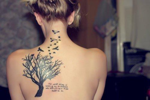 16 anni| cinica| credo nel vero amore, ma non nel colpo di fulmine| non potrei vivere senza la musica| odio i sensi di colpa| ciao C: