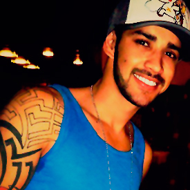 FC Fã! (Laurinha) ♥  ADORO @Gusttavo_Lima  ♥ Minha vida, meu motivo para sorrir, meu anje, meu idolo, minha razão de ser, meu todo ♥  Só NIVALDO BATISTA LIMA ♥