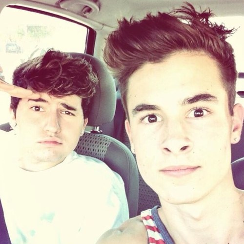 I'm in love with 6 boys who talk to camers... Stay Positive, Stay Cloudy! ☁❤