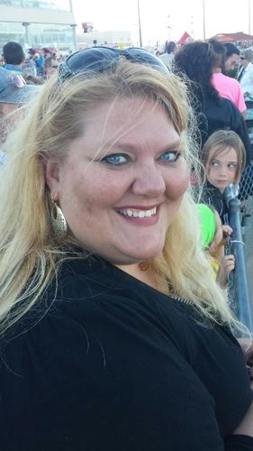 sharonadesigner's profile picture. Graphic Design Life in beautiful Des Moines, IA.