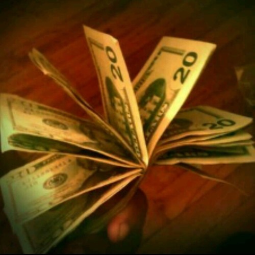FUK A BIO...BUT They say I'm gettin' fat, bitch, that's what them bands did