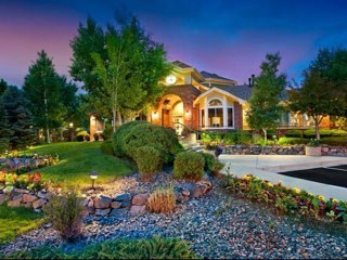 Apartments thoughtful touches that R sure 2 make U feel right@home fireplaces, eat-in kitchens, huge closets, individual washers&dryers&generously bedroom&baths