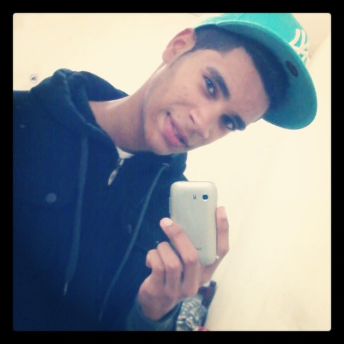Sou uma pessoa legal, mais o segredo é o que você for pra mim eu sei pra você, sou de Diadema/SP e tenho 17 anos, solteiro por enquanto haha é isso ... kkk . .