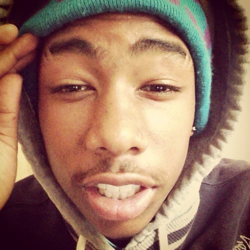 listen to me and my group songz on youtube type peezy kidz or my name twayze.....ITS MURDAHHHHH