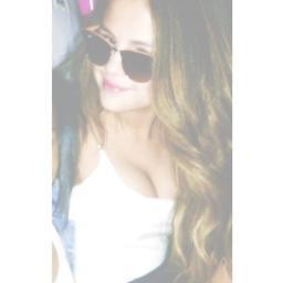 GO FOLLOW @arianachos she's give ou a free follow !!!!!!!!!!