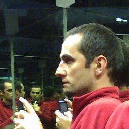 marrazkilaria -pilotaria -aita- argazkilaria -arkitektoa -bideozalea - ikertzailea pilota jokoaren ezarpena alde zaharretan