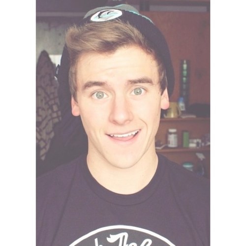 frickfranta's profile picture. ☹ my ego is bigger than your dick sorry ☹