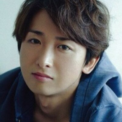 ふゅーちゃん 大野智喉仏選手権 この女の子みたいなお顔にこの男らしい喉仏にこの美しい手 存在が芸術ですね