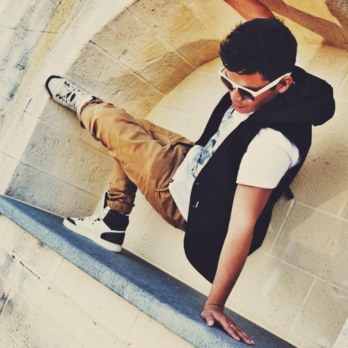 ChrizNobs's profile picture. Photographer - Creative / Toy / Nature Photography [IG: @chriz_gf]