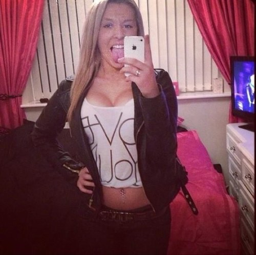 Follow for a followback and a shoutout(: #TeamFollowBack #TeamFollow