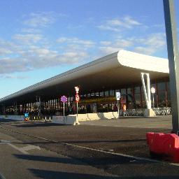 The Unofficial Guide to Faro Airport providing info on flights, car hire, transfers, services & facilities at Faro Airport on the Algarve in Portugal