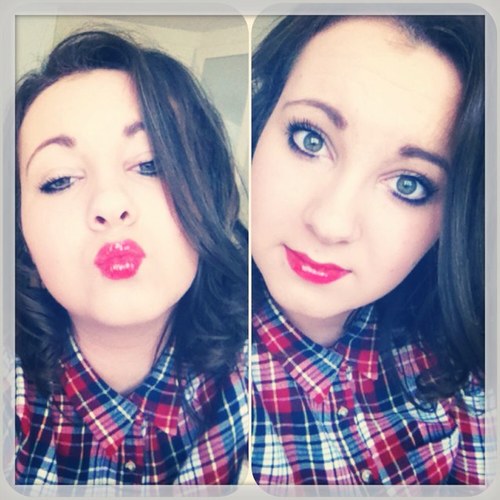•Vanessa •21 •Irish •#TeamEminem