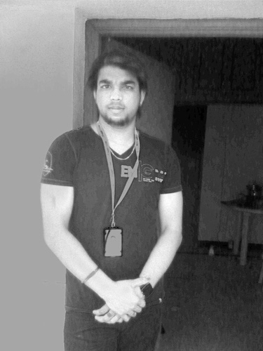Fun loving guy.Always trying to be a good friend to every one.Trying to become a part of Tamil cinema