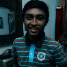 sedang menunggu sesEowg :) huhuhuhuxX ..