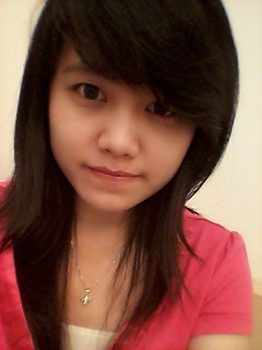 an ordinary people and i love my life. ^^