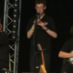 Tin whistle player (Ta mee feddaneyr)