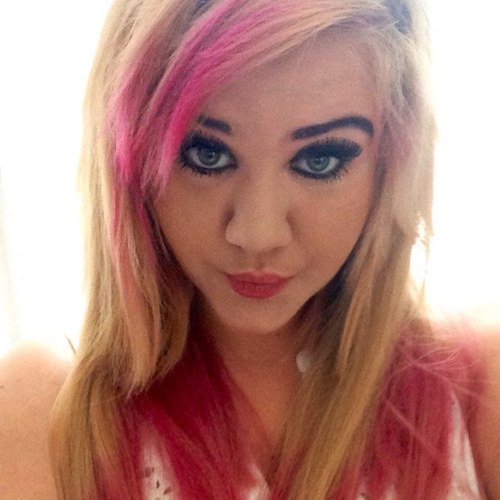 tash970's profile picture. 