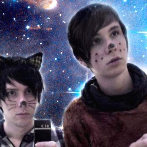 mrshutcherwife's profile picture. do you ever read something so bad you want to shave a cat in frustration