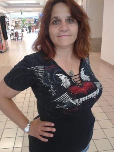 hotwife, mother and nudist.
