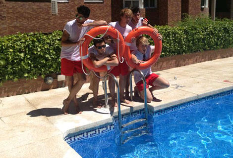 CFAurynGuada's profile picture. Auryners de Guadalajara. Robamos cola cao y patinetes, imitamos a la gente y bailamos con lamparas. #AurynEnLasFiestasDeGuadalajara