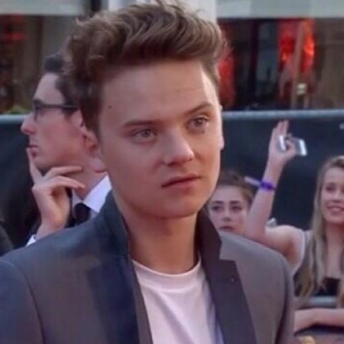 #Mayniac conor maynard follows........you should follow too