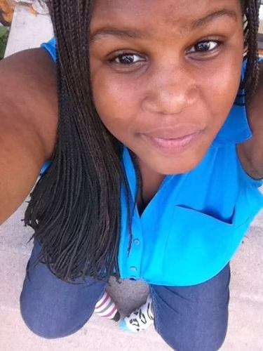Am 15 i live in minnesota i love to sing and dance. Am a daddys girl.I got to patrick henry high school am going into the 10th grade ..thats all u need to know.