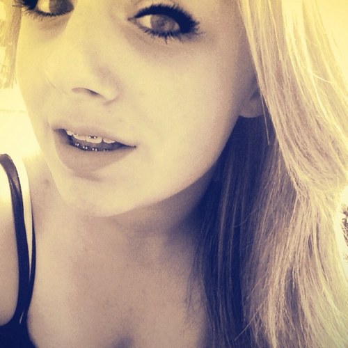 Yo ✌ 14, freshman, SSHS, softball playerrrr (: Tacobell is my whole lifeee ❤ Taken - 10.8.13
Justin beieberrrr is amazing ;*
You can win my love with Taco Bell.