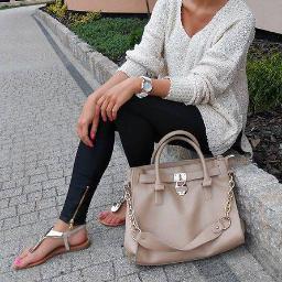 OutfitBook \u2013