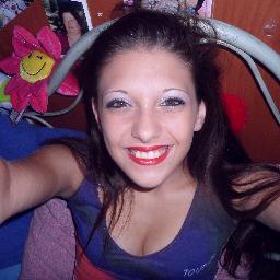 Hello :) i'm Alexia and i'm 14 :) i'm pround of them #1D @justinbieber is my life and @onedirection my breath. @ValeBise follow me on 24/06/12 3