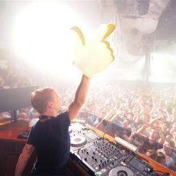 Me encanta msuic baile mucho, Ryeland, Solvieg Martin, David Guetta son los mejores! París es la ciudad más bella del mundo. Amor de París xxxx