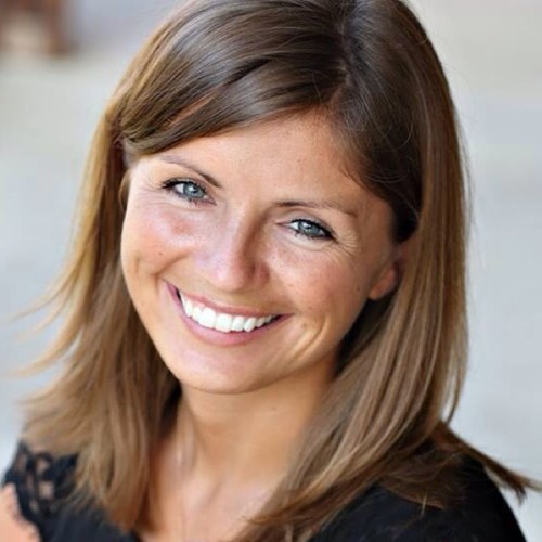Wife, road warrior, Stella & Dot stylist, travel lover, gluten free foodie and margarita enthusiast. Cheers!
