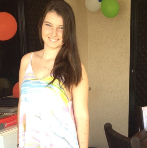 I am single and 17 Love cheerleading and movies. Live in Australia. If you follow me i follow back❤