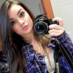 amo sair com meus colegas......!!!!!!!!!!! te amo carol lorinha