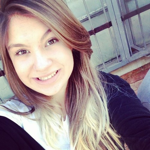não lembro como a gente se conheceu, mas  o que importa é a nossa amizade , o que vivemos agora, te amo nega minha ❤ @larixst aqui ✌