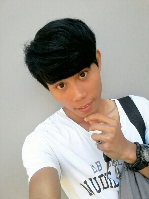 penyanyi ( singer ) mudah-mudahan cita-citaku menjadi kenyataan semua demi orang-orang yg ku sayang ( orang Tua ) ; ) : )